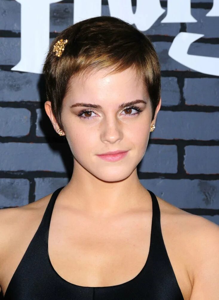 Селена гомес в 12 лет. Стрижка девочке 14. Кирнан шипка прическа. Селена гомес каре. Хлоя морец короткие волосы.