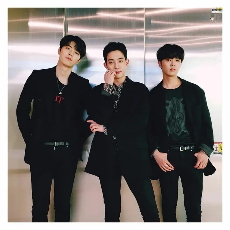 The rose корейская группа усон. Rose. Роуз корейская группа. The rose корейская группа участники. The rose корейская группа участники.