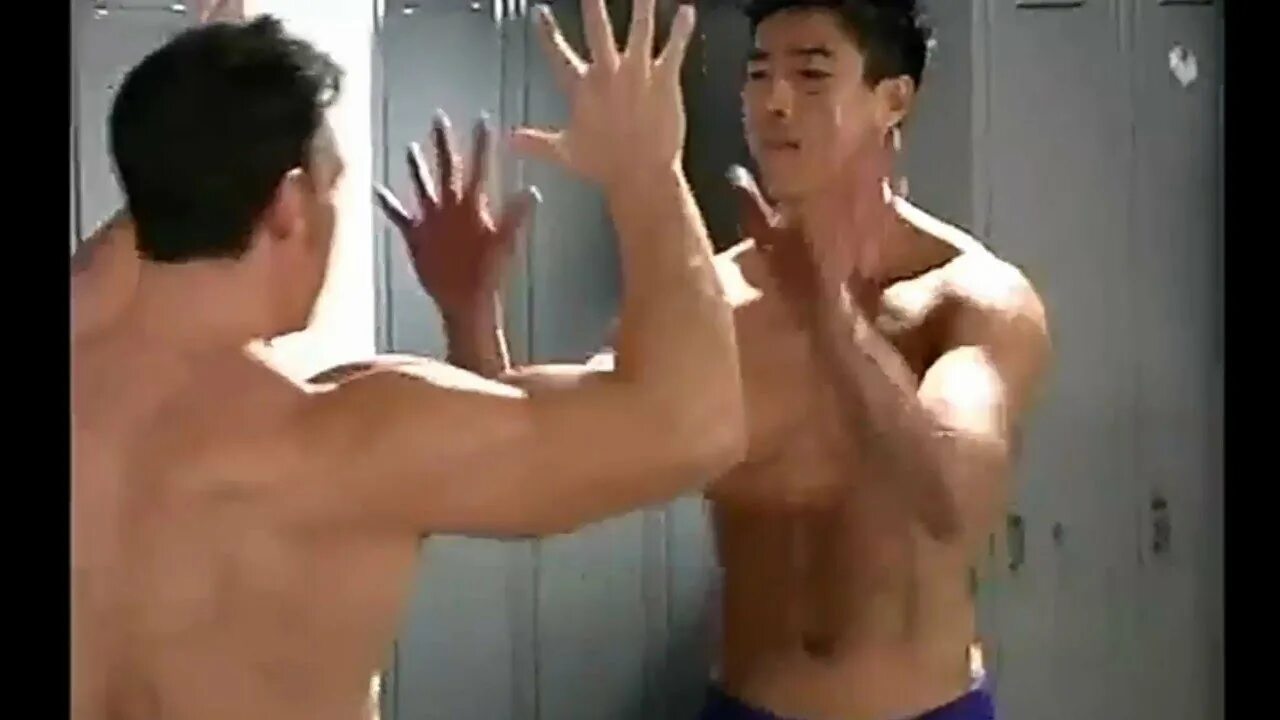 Дункан миллс гачимучи. Билл харрингтон гачимучи в раздевалке. Драка в раздевалке мем. Ван даркхолм и марк вульф в раздевалке. Ван даркхолм и марк вульф в раздевалке.