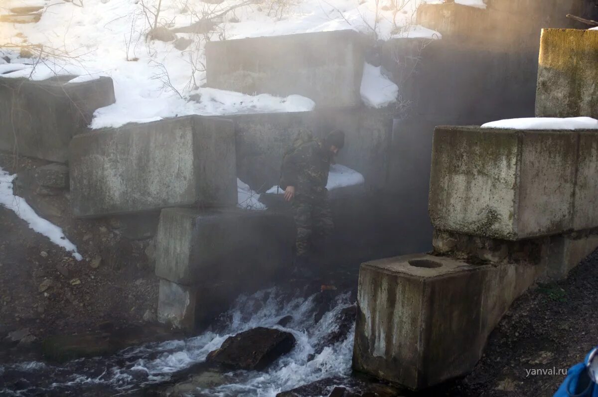 Родники ростовской. Родник Водопадный Ростов-на-Дону. Родник Водопадный Ростов. Гремучий Родник Ростов. Родник на Змиевке Ростов на Дону.