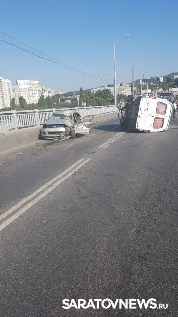 Авария мост Саратов Энгельс сейчас. Авария в Саратове сегодня на мосту.