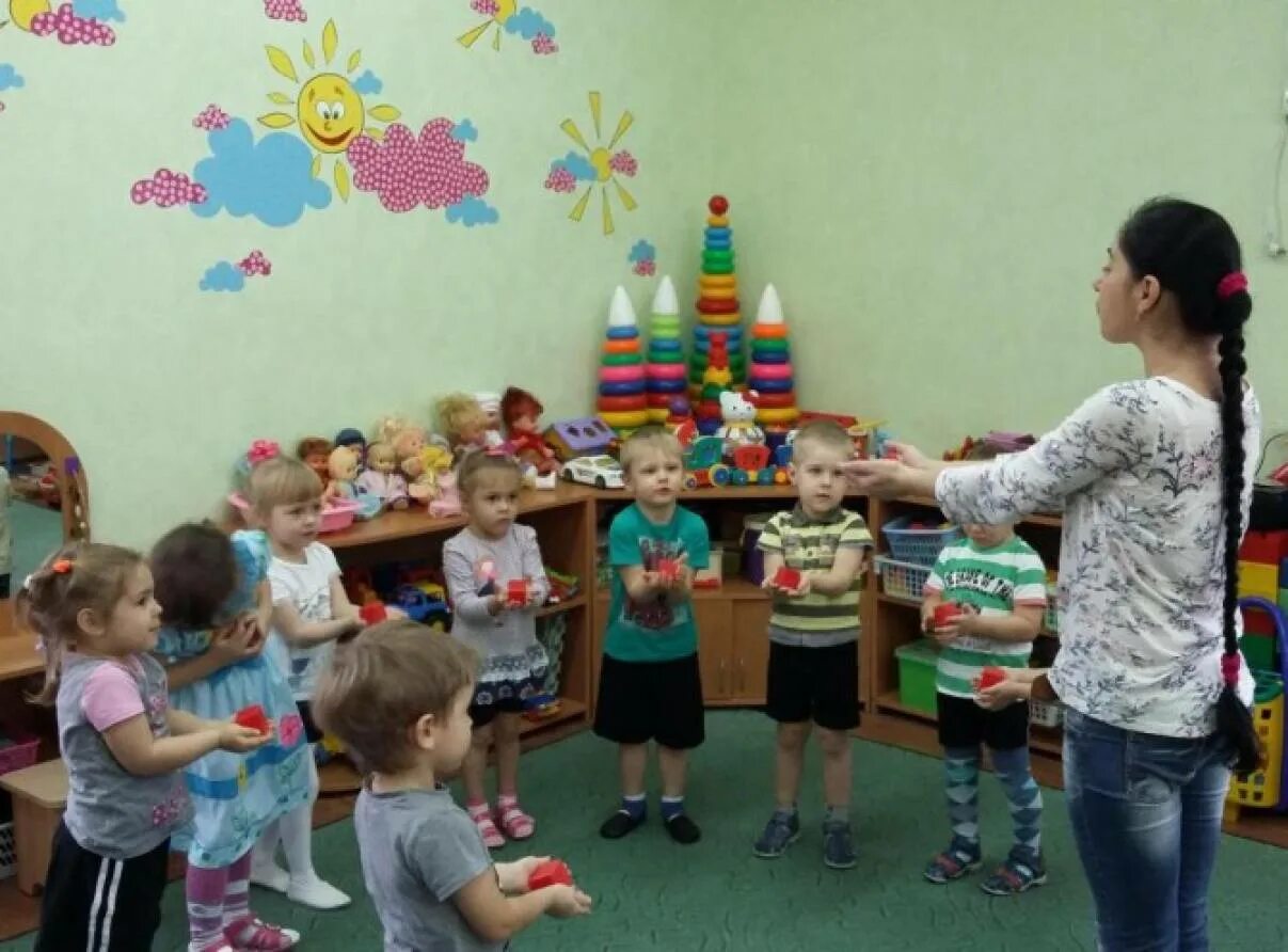 Работа воспитателей в группе средняя