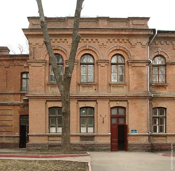 Одесский корпус. Одесский кадетский корпус. Правое крыло здания. Левое крыло здания. Корпус Омутинки колледжа.
