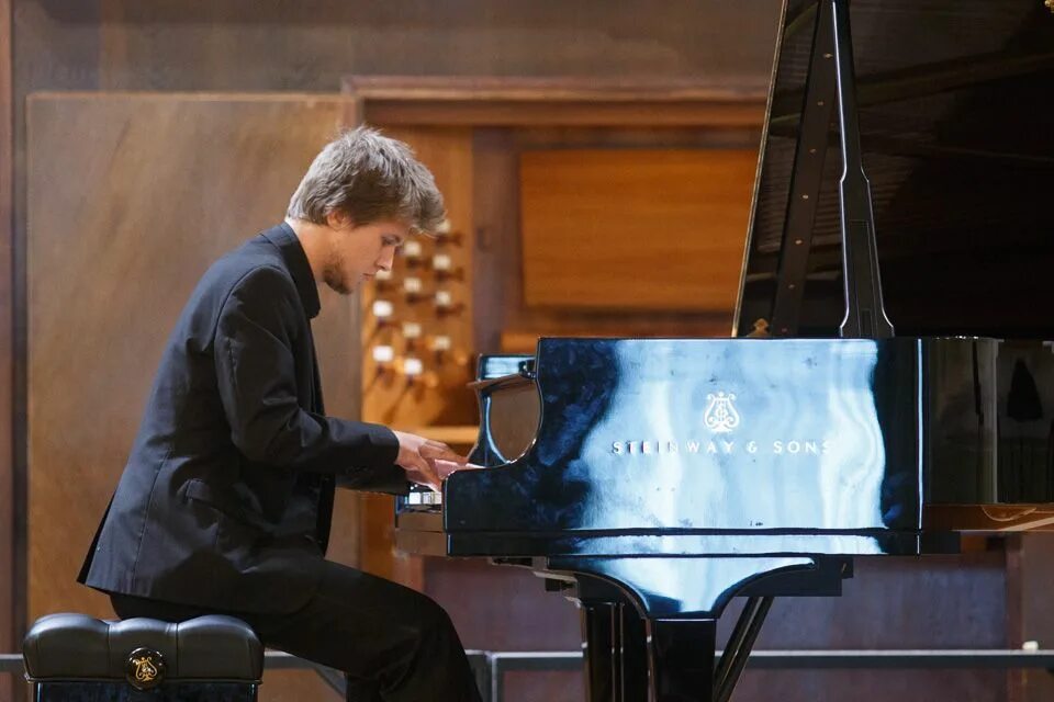 Рубинштейн баркарола. Николай хозяинов. Антон степанович аренский. Польский пианист. Алексей пудинов пианист.