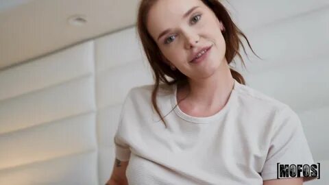 watch I Know That Girl - Chloe Foxxe - Horny Reader latest leaked porn.