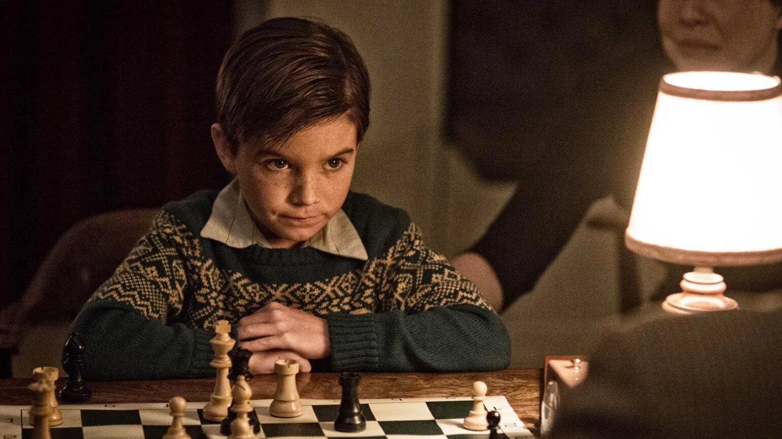 Уолтер тевис ход королевы сериал. Да так в шахматы играю. Питер ван гюйс картины. Смешные шахматы. Играет в шахматы спиной.