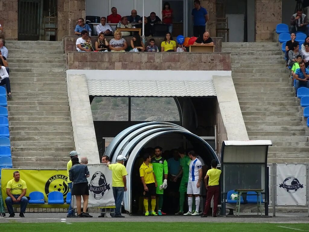 Алашкерт ереван. Алашкерт (стадион). Alashkert Stadium Ереван. Стадион Наири в Ереване. Стадион ФК Алашкерт.