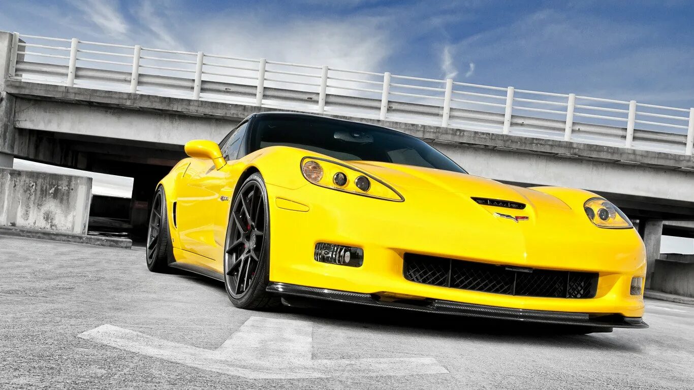 Какая машина у мажора в 1. Chevrolet Corvette желтый. Chevrolet Corvette c6 мажор. Корвет машина мажор. Chevrolet Corvette c6 желтый.