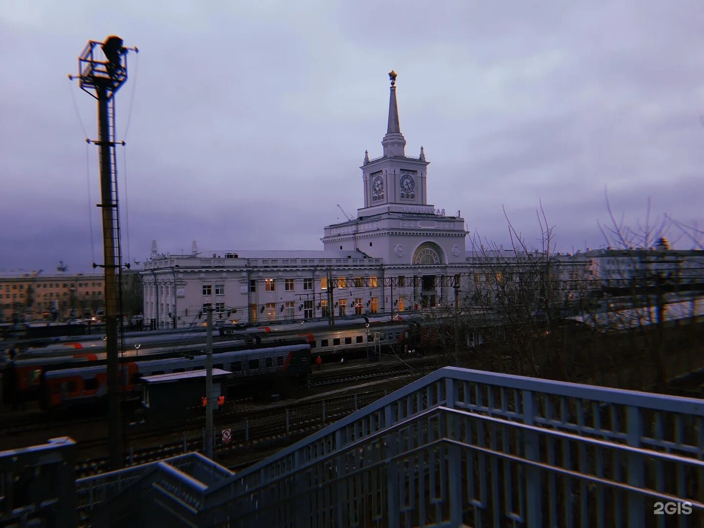 Номер телефона вокзала волгоград. Привокзальная площадь 1 Волгоград. Волгоград 1, Волгоград, Привокзальная площадь. Вокзал Волгоград 2. Пригородный вокзал Волгоград-1.