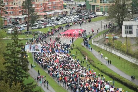 Апрель в октябрьском