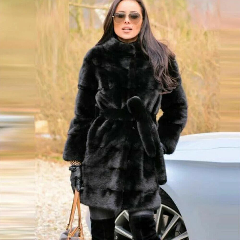 Норковая коричневая шуба короткая на поясе. С чем одеть шубу норковую. Шуба из норки. Шуба норковая fur fashion industry. Стильные норковые шубы с капюшоном.