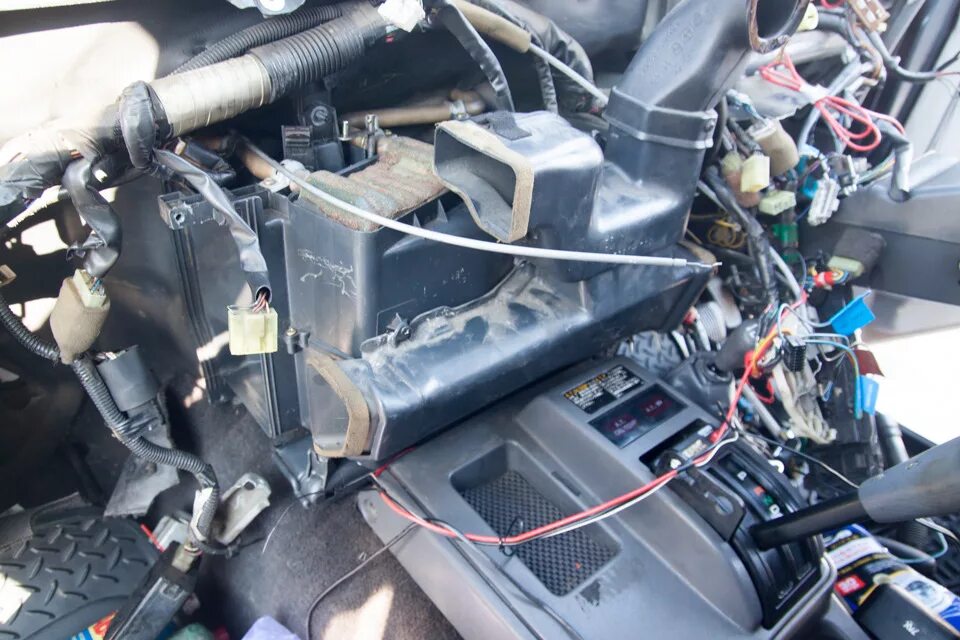 Как снять печку на мане. Печка гранд чероки wj. Ман тгс 41. Заслонка холодного воздуха газель 2 2008. Радиатор отопителя трэкол.