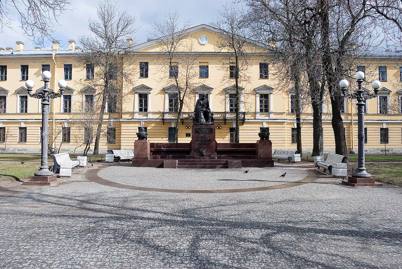 Госпиталь на лермонтова кострома. Николаевское кавалерийское училище в Петербурге Лермонтов. Петербург школа гвардейских подпрапорщиков Лермонтов. Школа гвардейских прапорщиков в Петербурге Лермонтов. Николаевское училище гвардейских юнкеров.