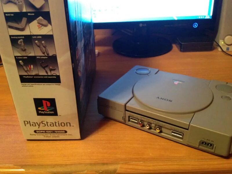Sony PLAYSTATION 1 1995. PLAYSTATION SCPH-1001. Ps1 SCPH 1001. Sony ps1 3000. Ps читать