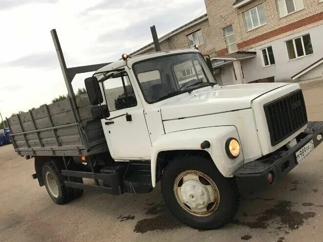 Купить б/у ГАЗ 3309 дизель механика в Ярославле: белый изотермический кузов 2007