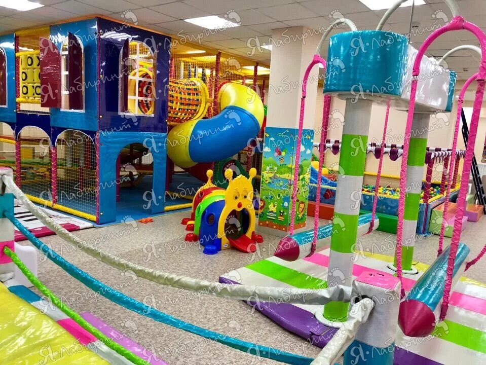 Батутный центр Крокус Мякинино. Крокус Сити детский развлекательный центр. Игровая комната в Крокусе.