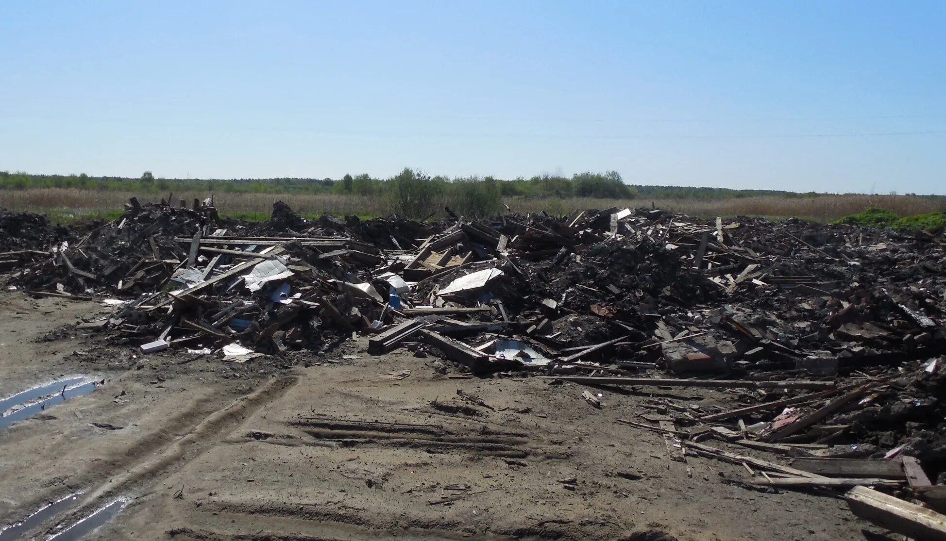 захламление земель отходами. разлив нефтепродуктов на почву. загрязнение почв в республике башкортостан. загрязнение почвы в башкирии. загрязнение земель сельскохозяйственного назначения.