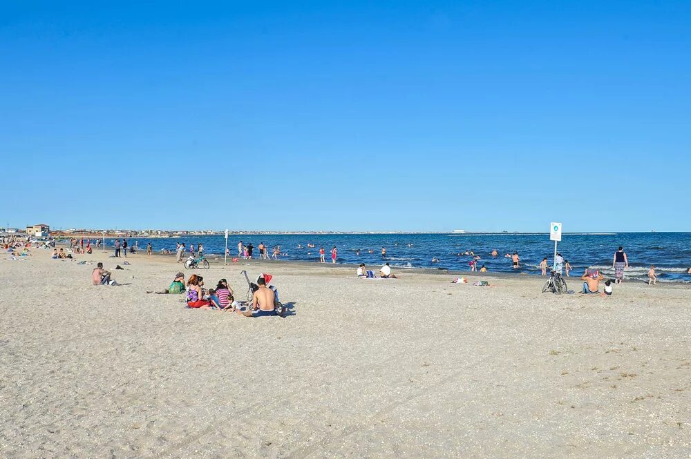 Пляж Шихово в Баку. Пляж Набрань Баку. Каспийское море Баку пляж. Ялама Азербайджан пляж. Отдых в азербайджане на море цены 2024