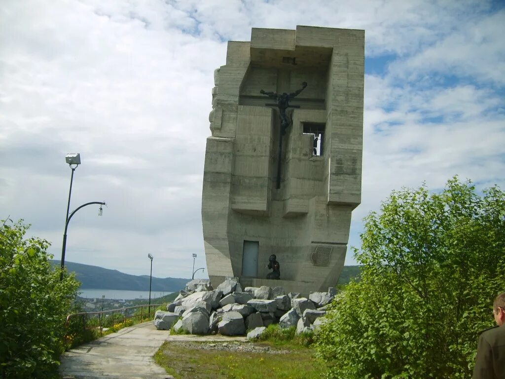маска скорби сопка. мемориал маска скорби в магадане. маска скорби город магадан. магадан достопримечательности города. маска скорби сопка.