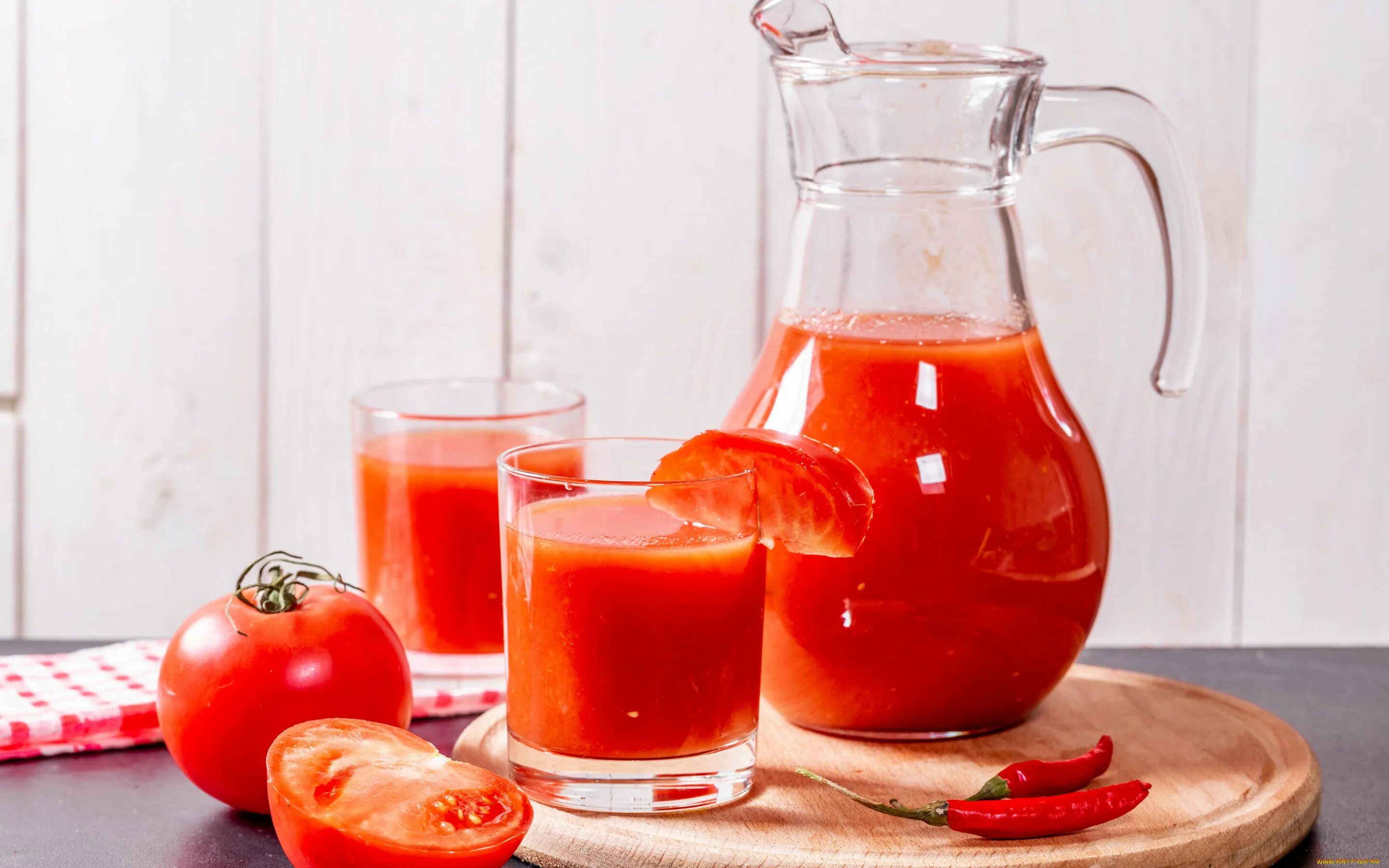 Pepper juice. Томатный сок 7сэй. Графин для сока. Кувшин для сока. Графин с томатным соком.