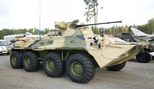 Бтр пытается проскочить мимо танков. Бтр-82 бронетранспортёр. бтр-80а и бтр-82а. бтр 82а тайфун. башенный модуль бтр 82.