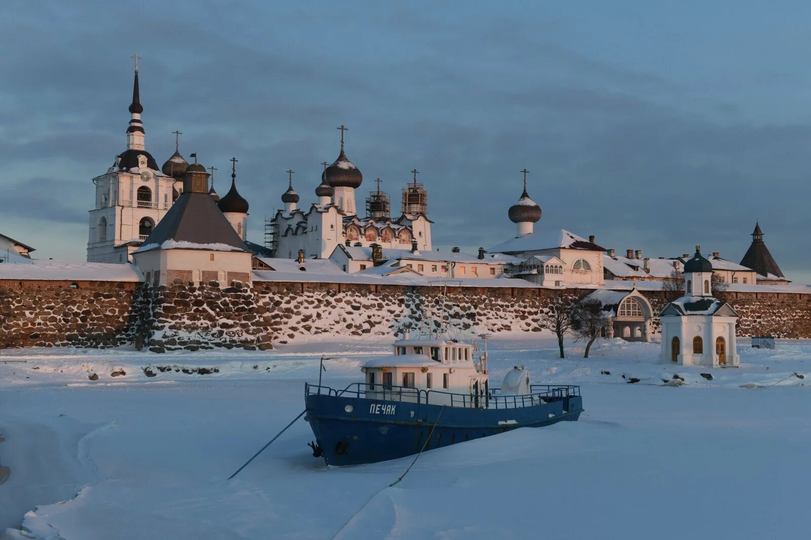 Соловецкий монастырь Архангельск. Соловецкий архипелаг, монастырь (Архангельск). Соловецкий монастырь зима.