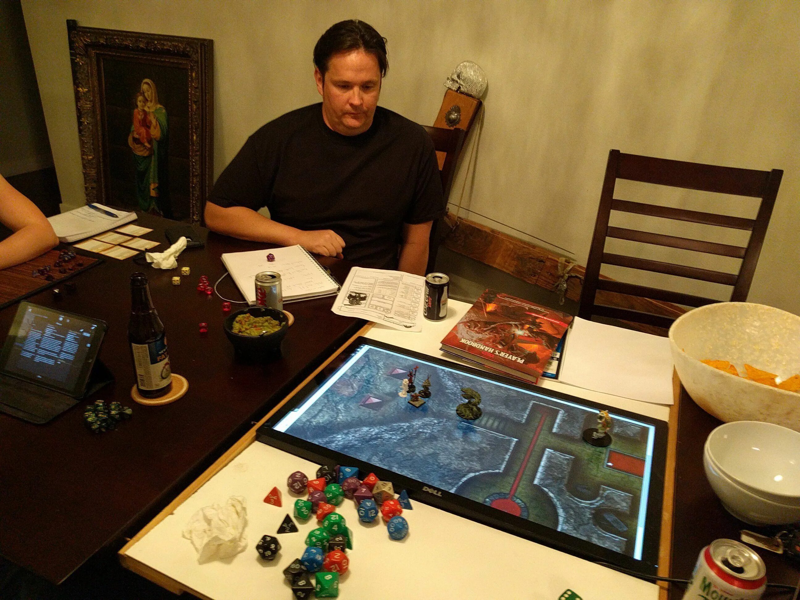 Настольные ролевые игры. Dungeons dragons настолка. Поиграть в днд в москве. Castle ravenloft. Dungeons and dragons настольная.