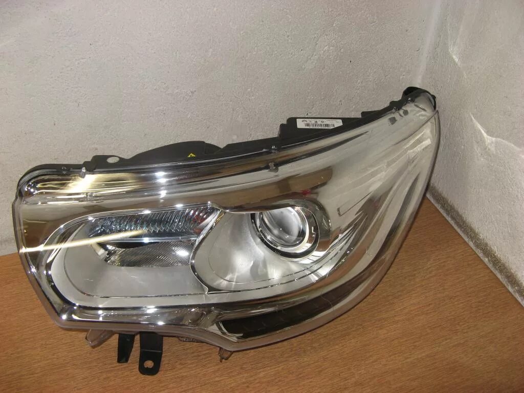 Модульные фары citroen c2. Фара ситроен с3 2003-2005. Фары citroen. Фары citroen. Фары citroen.