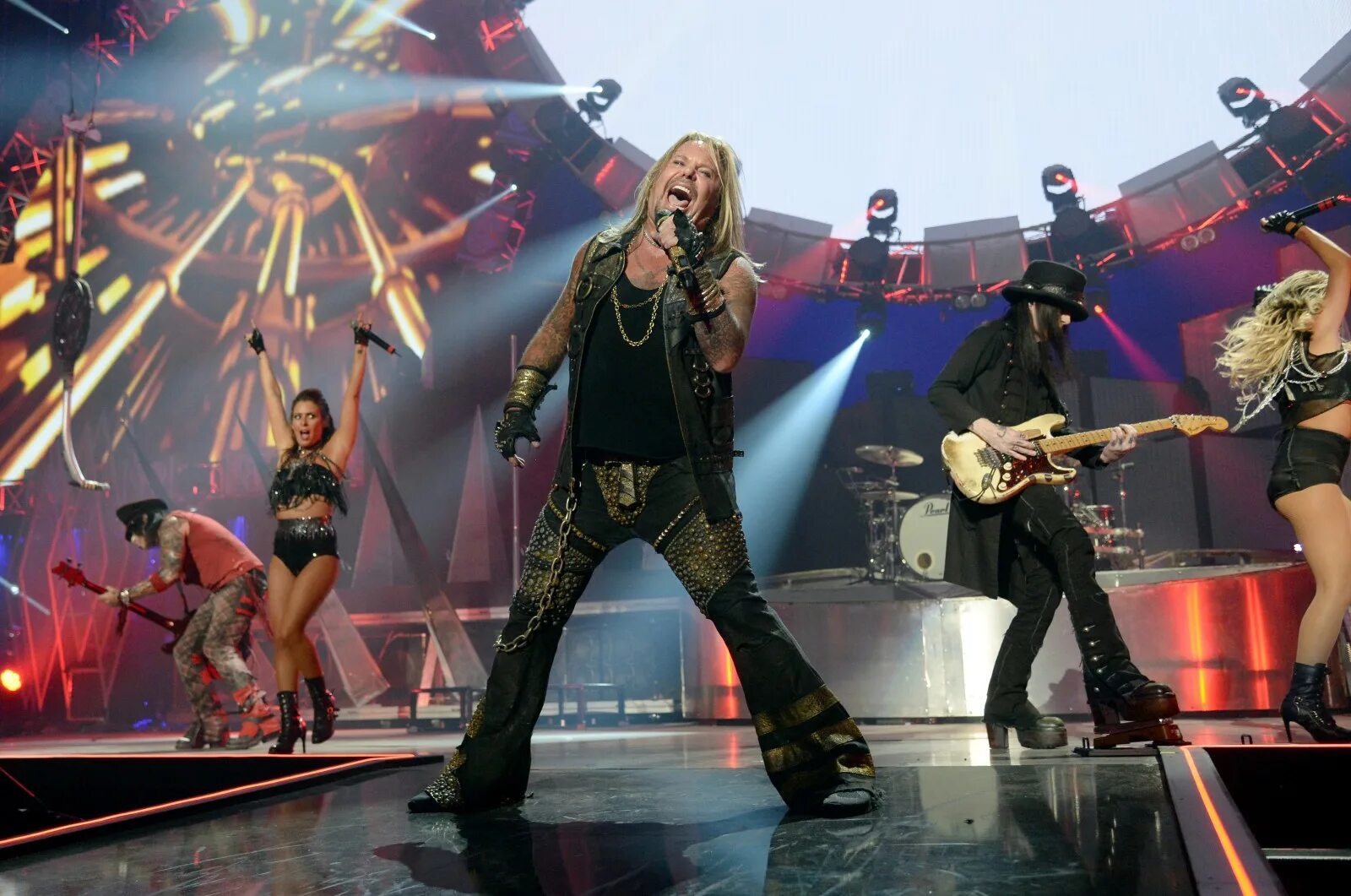 Группа mötley crüe. Motley crue. Концерт мотли крю. Motley crue. Группа mötley crüe 1981.