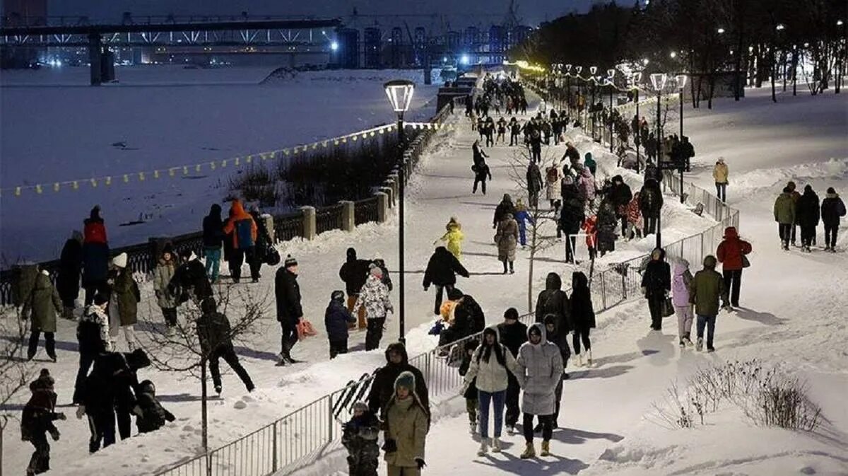 В москве открыли самую длинную горку мире