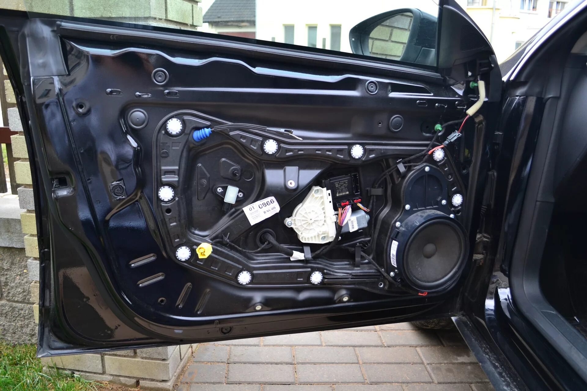 Пассат сс двери. Passat cc 2014 двери. Passat cc 2012 двери. Дверные карты пассат б8. Разбор передней двери пассат сс.