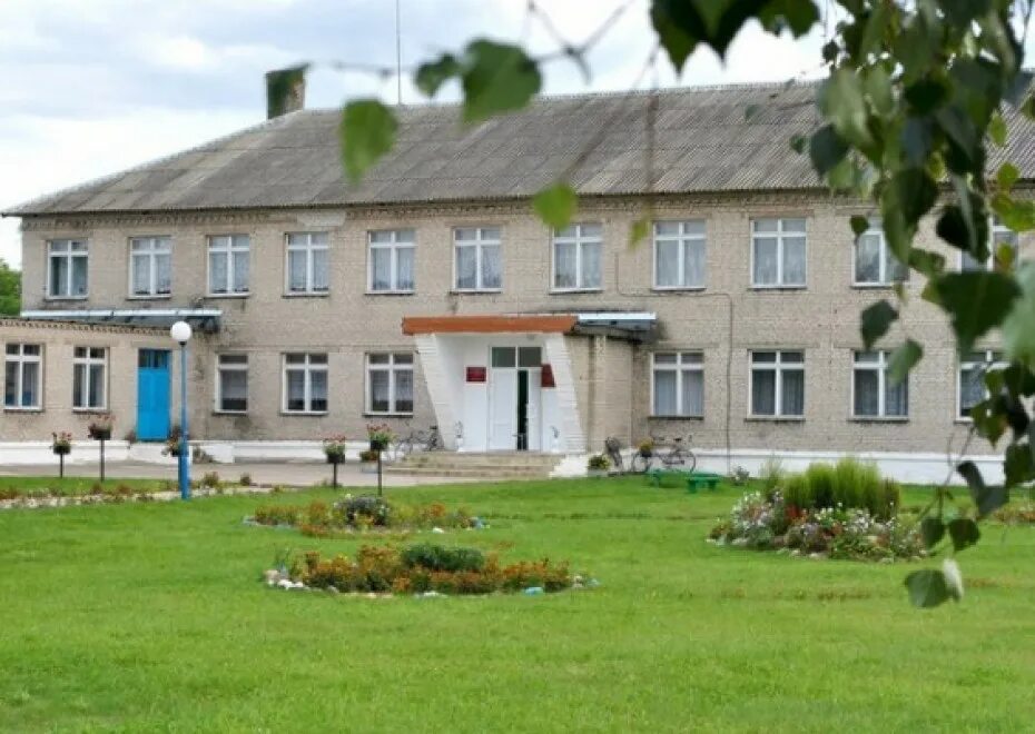 Гродненская область школы. Азделинской школа. Азделино. Беларусь Гродненская область мосты Базовая школа 4 фото.