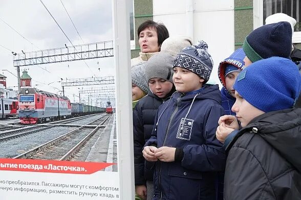Няня, лагерь, 4 стены. Куда деть ребёнка летом? Аргументы и Факты