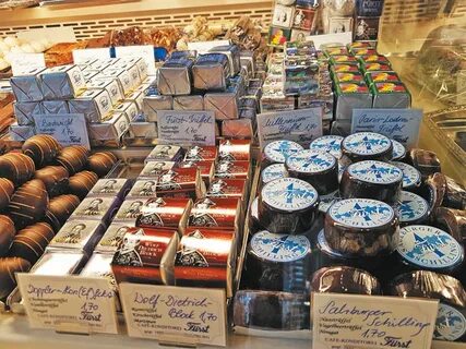 Какой сувенир можно привезти из питера
