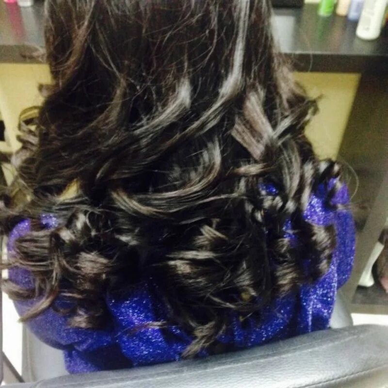 Сушка волос брашингом. Фен для волос. Красивое окрашивание воло. Укладка москва. Прическа локоны.