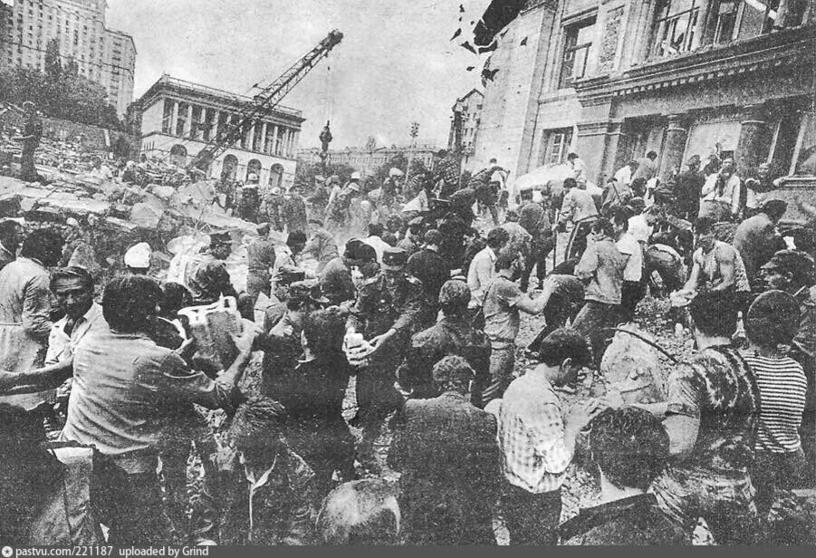 02. 08 1989. 08 1989. Главпочтамт киев 1989. Трагедия на киевском главпочтамте 1989.