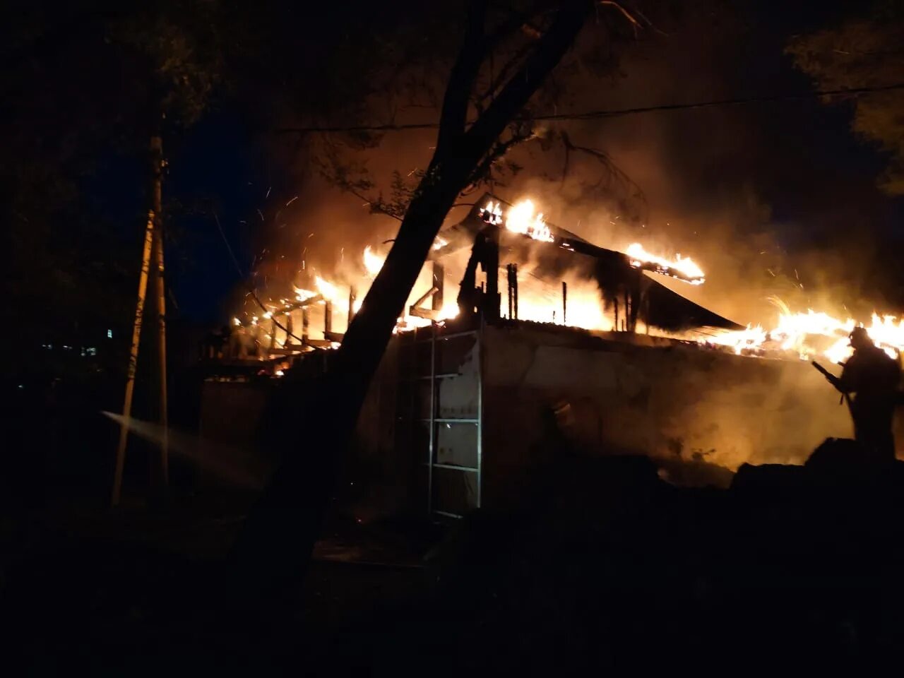 Пожар в Белогорске Амурской области. Белогорск пожар 21 декабря. Пожар в Белогорске 21.10.2022. Вчера пожар в Белогорске.