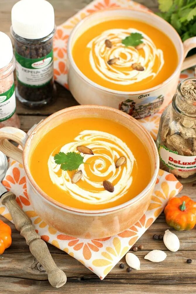 Осенний тыквенный суп. Острый тыквенный суп. Пюре из моркови и сельдерея. Тыквенный суп-пюре юлия высоцкая. Имбирно-тыквенный суп.