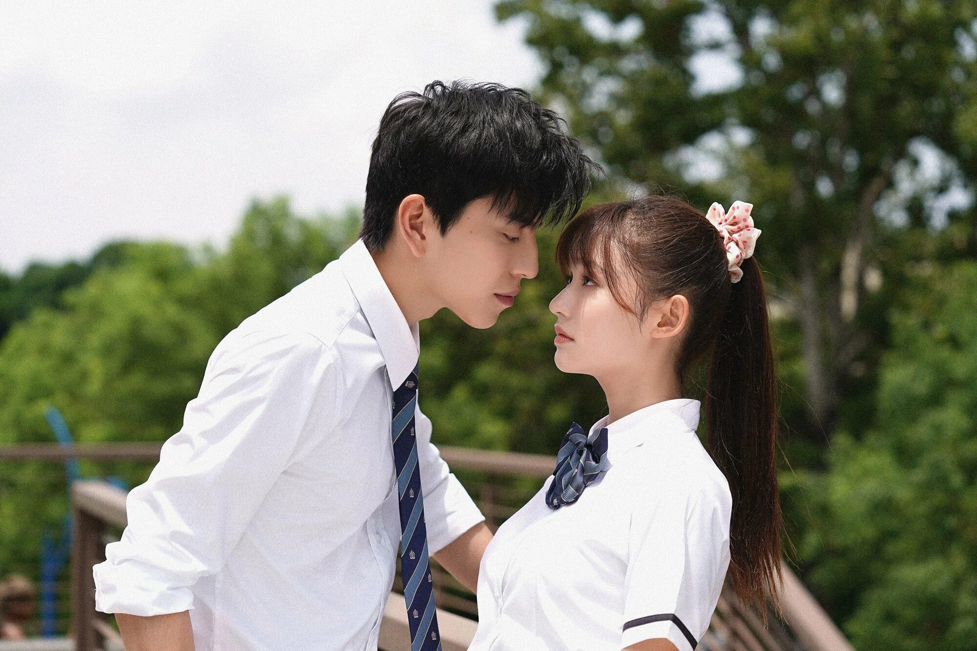 Школьник влюбился в зал speed. Влюбиться с первого поцелуя дорама. Дорама влюбленность 2021 Корея историческая. Любовь с первого поцелуя дорама 2019.