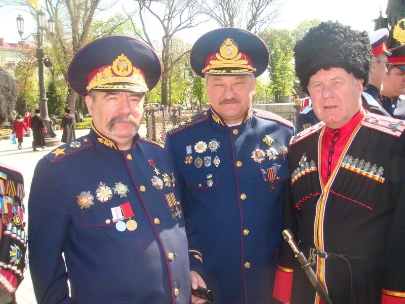 кубанка уссурийского казачьего войска. казачий батальон дон 2022. анатолий теленик художник-реконструктор. казачьи войска украины. казаки добровольцы в донбасс.