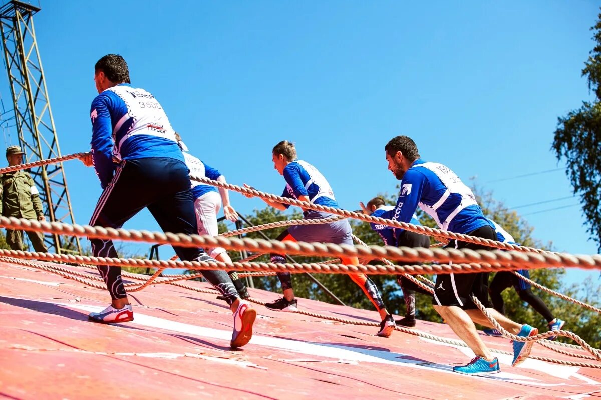 Ocr гонка с препятствиями. гонка с препятствиями. бег через препятствия. спортивные препятствия. полоса препятствий.