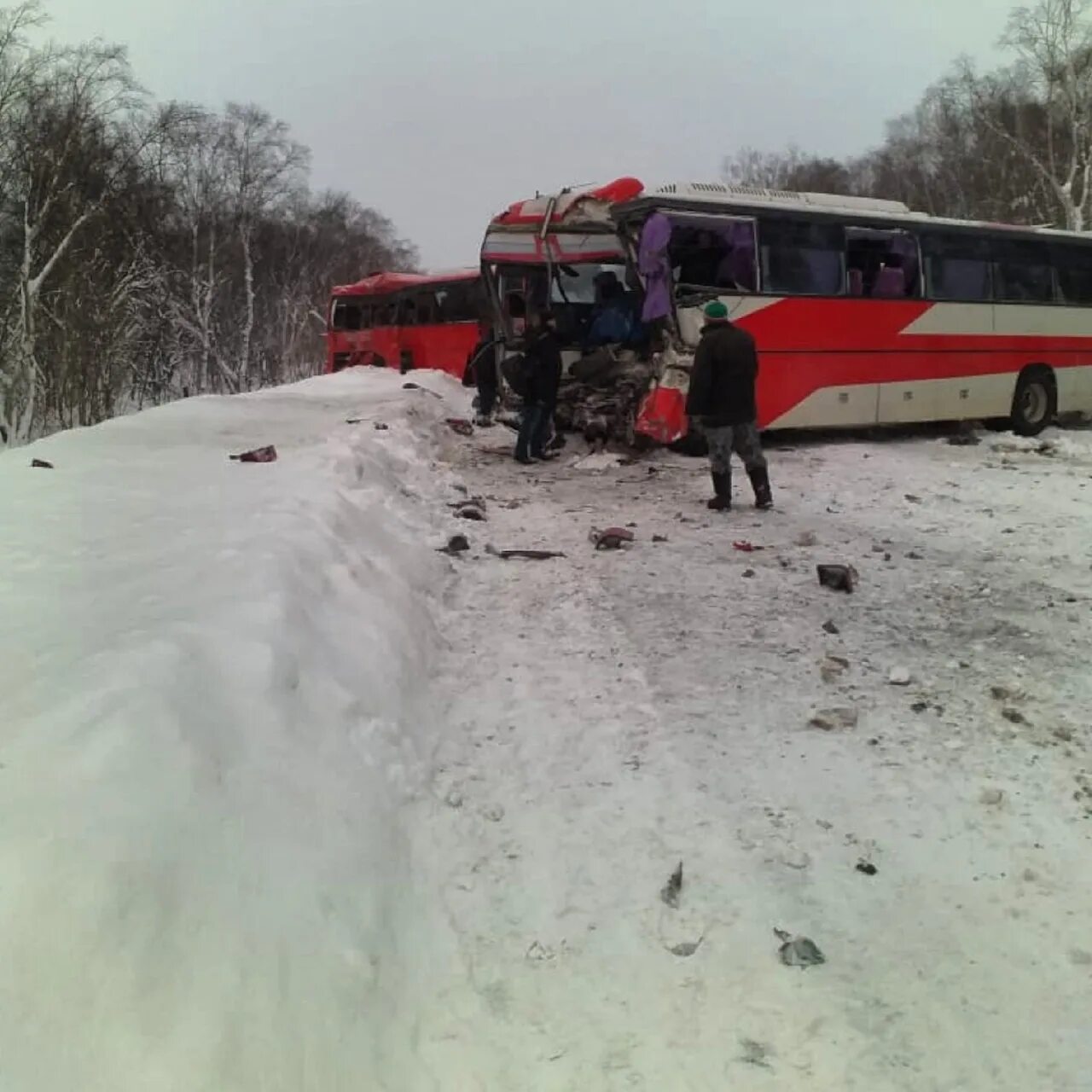 Новости камчатка март. Мильково Камчатский край авария. Авария с автобусом Камчатка. Авария с рейсовым автобусом.
