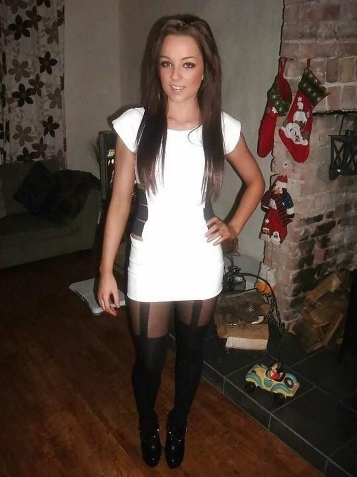 Школьница познакомиться со спонсором пранк. Школьницы выпускной. Красивые русские выпускницы. Познакомиться со школьницей. 14 лет девушка.