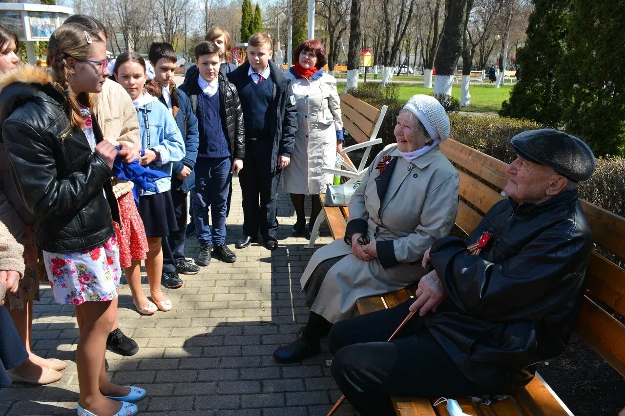 Ветеран рассказывает о войне. Воспоминания очевидцев ВОВ. Фото ветераны делятся воспоминаниями.