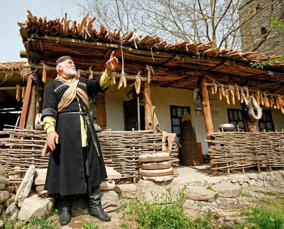 Черкесский двор