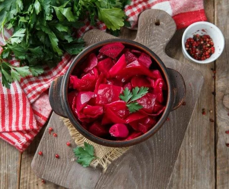 Капуста по грузински со свеклой рецепт классический. Капуста по гурийски. красная гурийская капуста. гурийская капуста со свеклой. капуста по гурийски со свеклой.