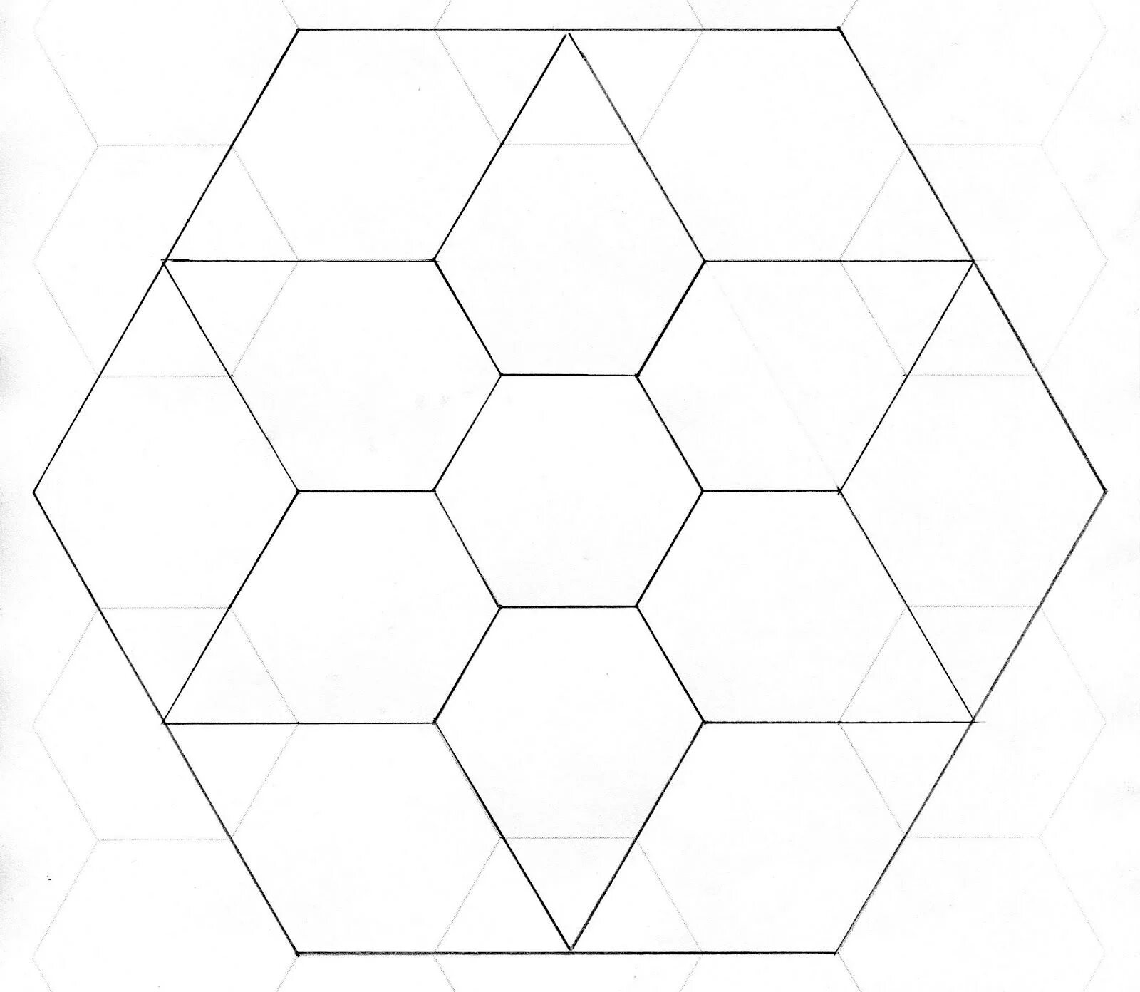 Шестиугольник из бумаги. Схема Гексагон пэчворк. Гексагон в Лоскутном шитье. Шестигранник лоскутное шитье. Шестиугольная фигура.