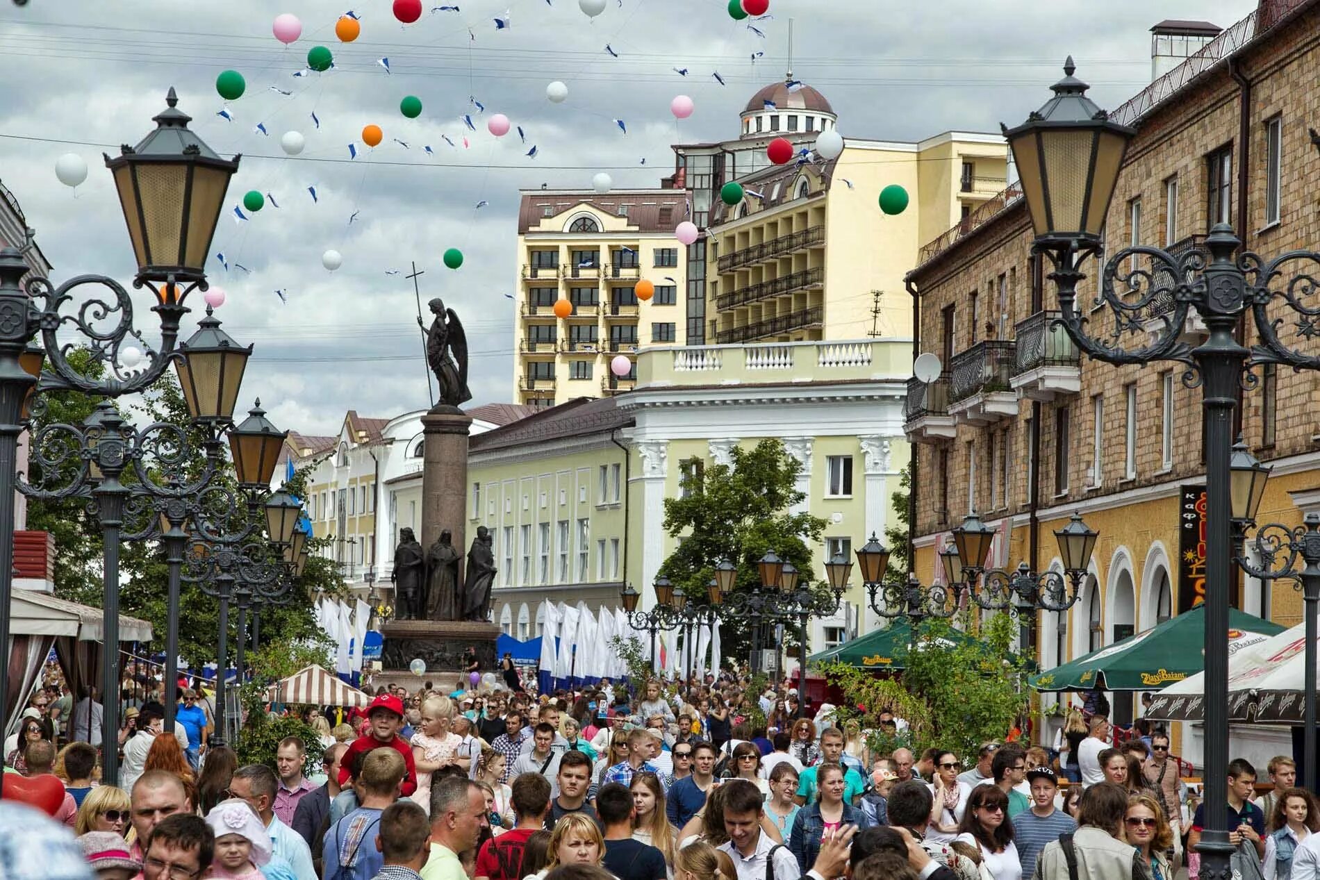 Брест куда сходить. Брест Беларусь. Брест центр города. Брест город в Белоруссии. Город Брест сейчас.