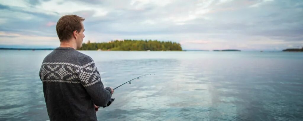 Ловить лицензию. Рыбалка в Финляндии. Рыболовство в Финляндии. Финские рыбаков. Речная рыбалка в Финляндии.