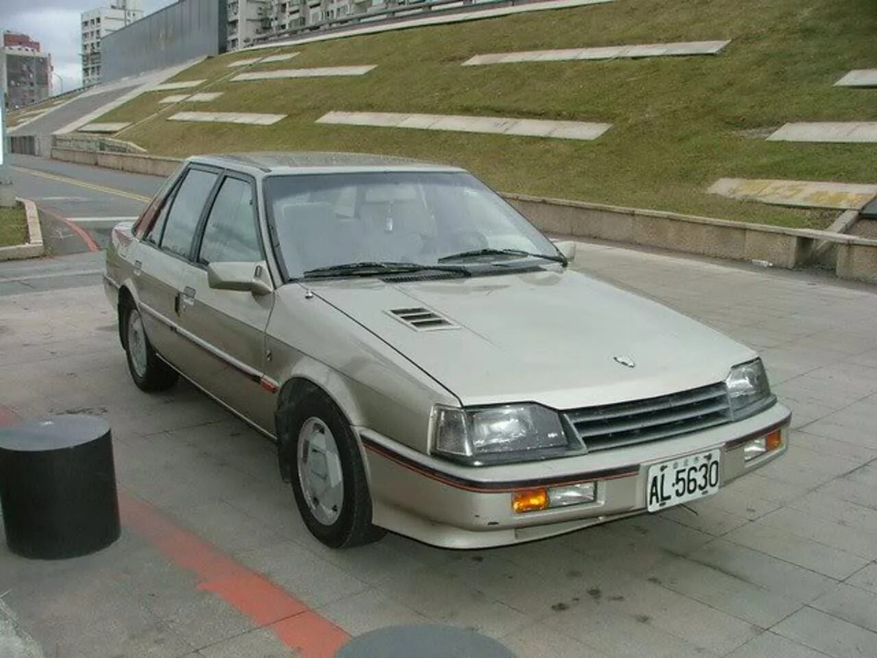 Nissan bluebird, yue loong. Юлунг авто. Юлонг. Юлонг. Nissan bluebird 1993.